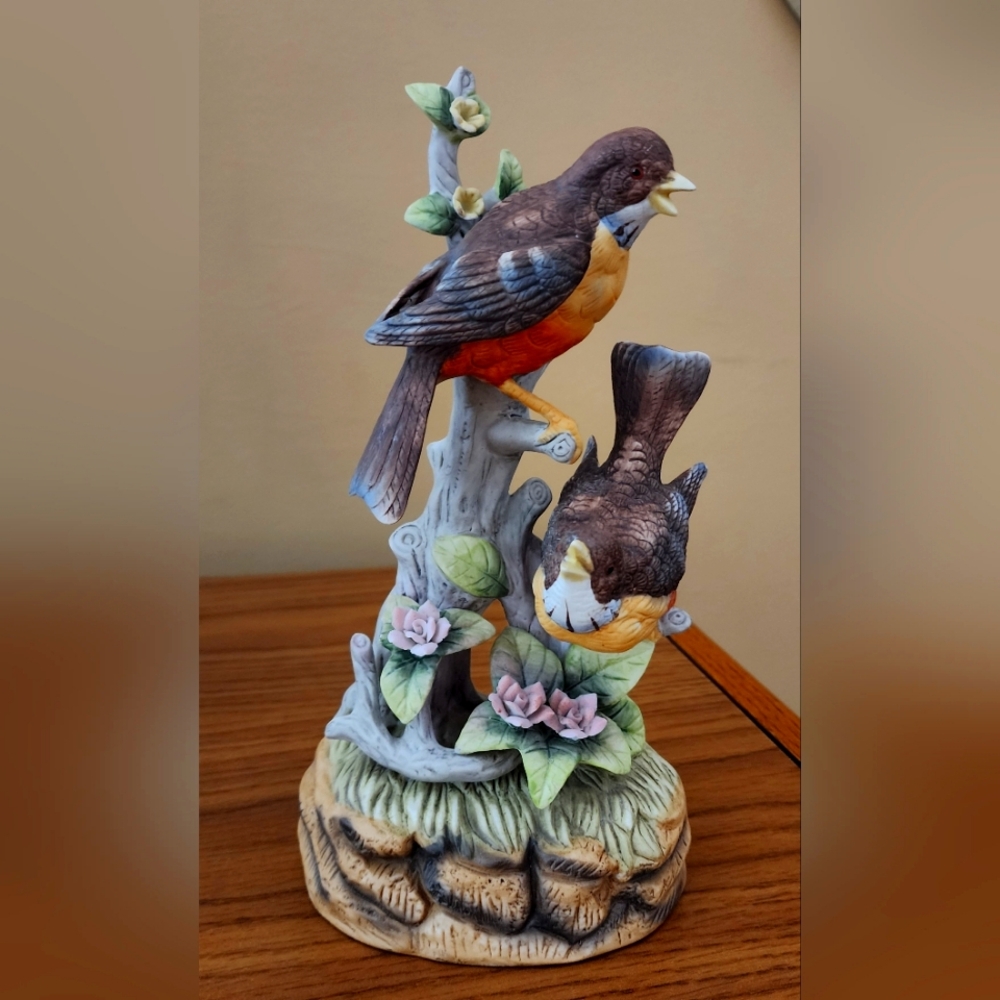 Vintage 1985 Arnart Imports Ceramic Figurine Brown Robin Birds Music Box Made in